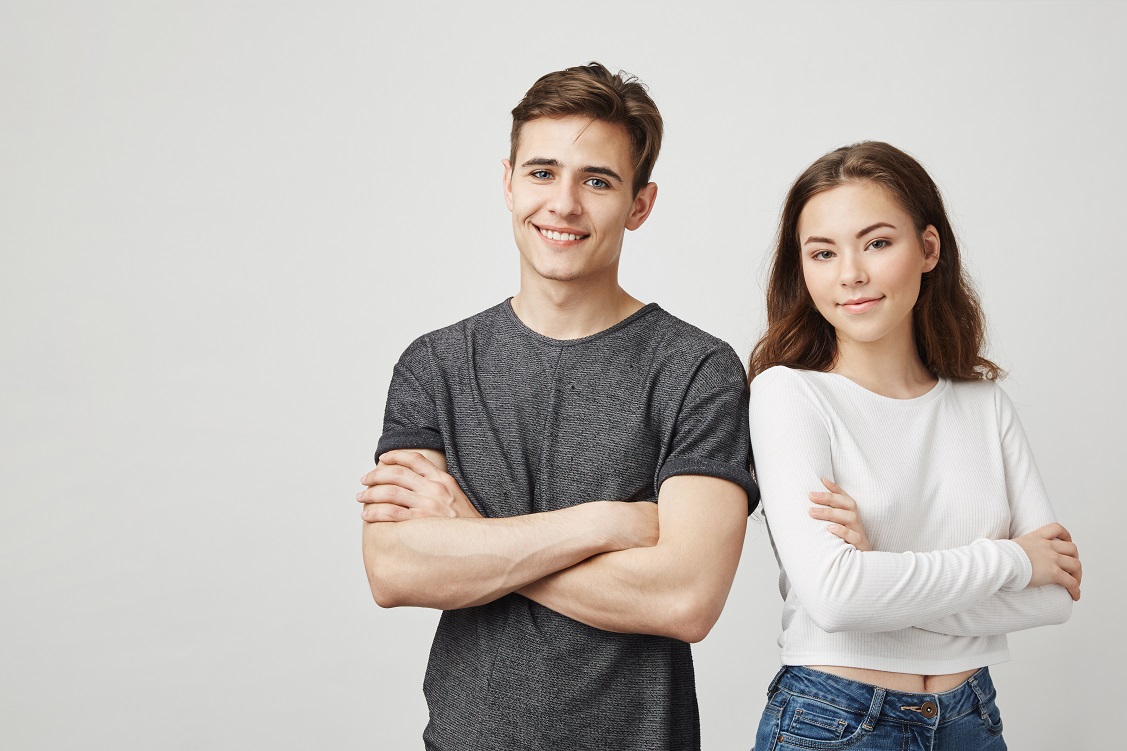 Владимир/Аналитика_Декабрь/picture-of-two-friends-standing-next-to-each-other.jpg